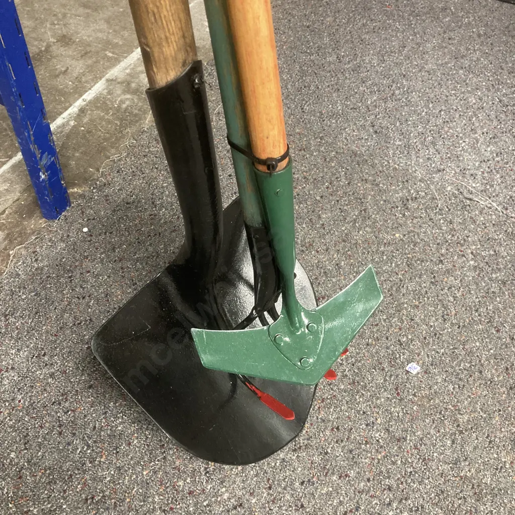 Bundle of Three Garden Tools Image 1++