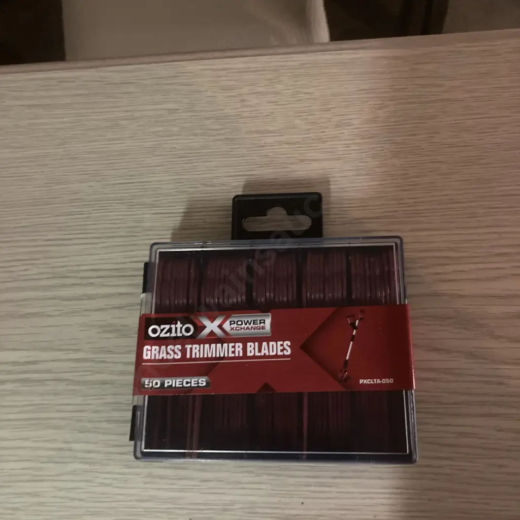 Ozito 1400W Lawn Edger Dual Cut, Ozito 230mm Line Trimmer, Pack of Ozito Grass Trimmer Blades Image 1++