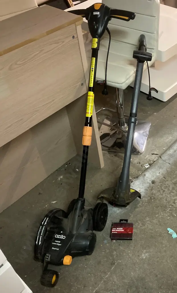 Ozito 1400W Lawn Edger Dual Cut, Ozito 230mm Line Trimmer, Pack of Ozito Grass Trimmer Blades Image 1++