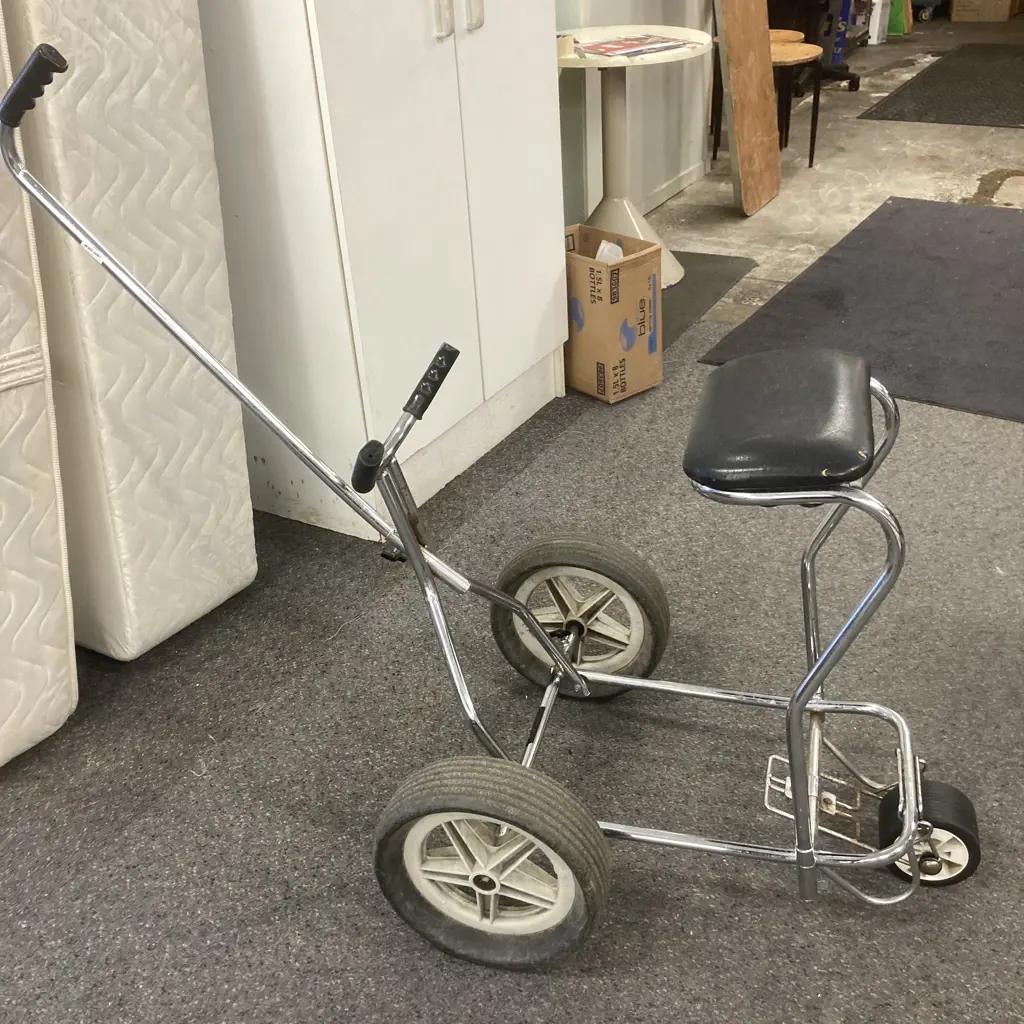 Golf Trundler, Kean Kart 3 Wheel With Seat Image 1++