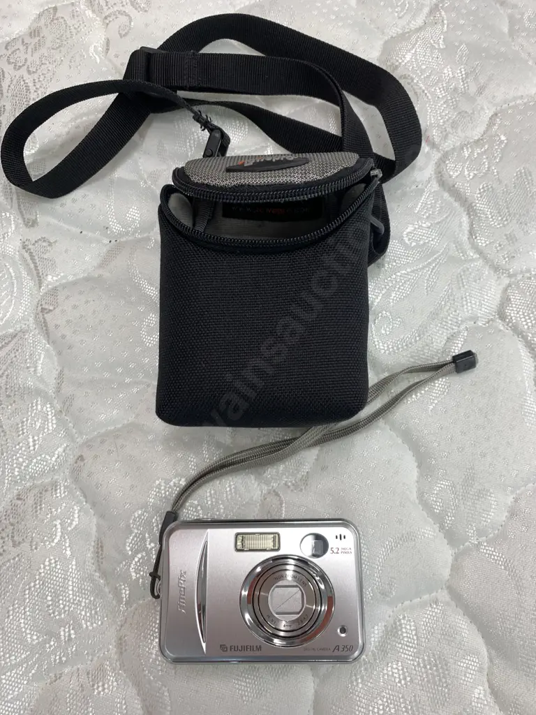 Sony Video Camera Recorder Model CCD-TR550E, 48x Digital Zoom, In Case, & FujiFilm A350 Digital Camera Image 1++