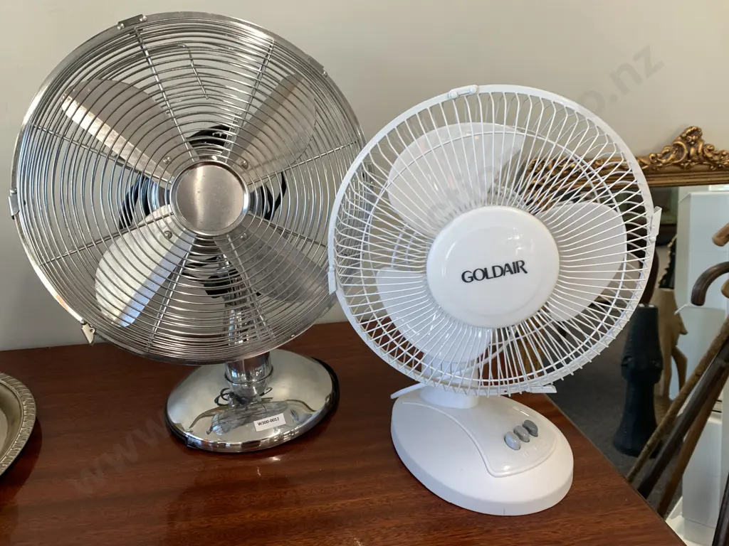 Desk Top Fans 1x Anko & 1x Goldair Image 1++