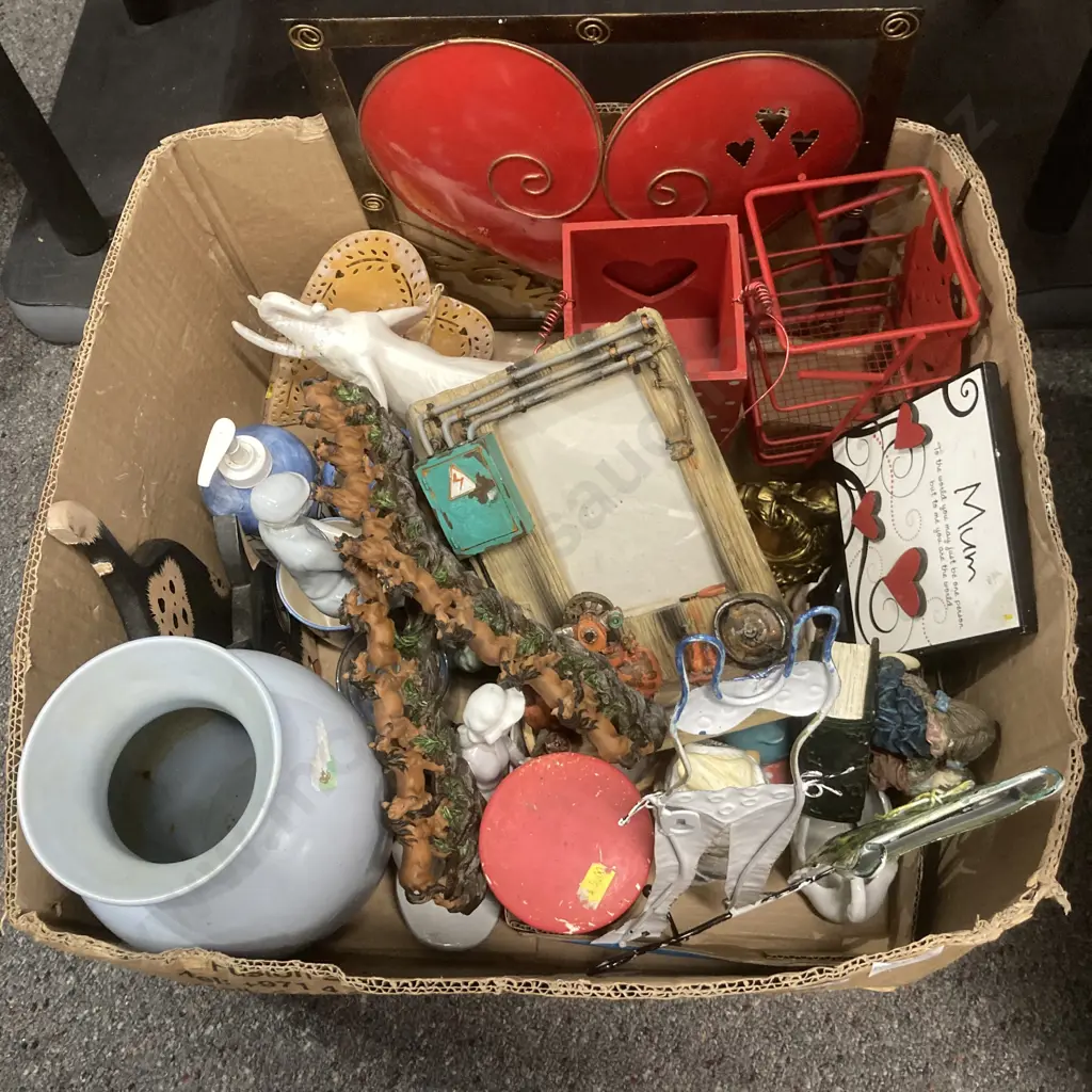 Box Lot Of Assorted Fiqurines, Wall Art, Bathroom Dispensers Etc Image 1++