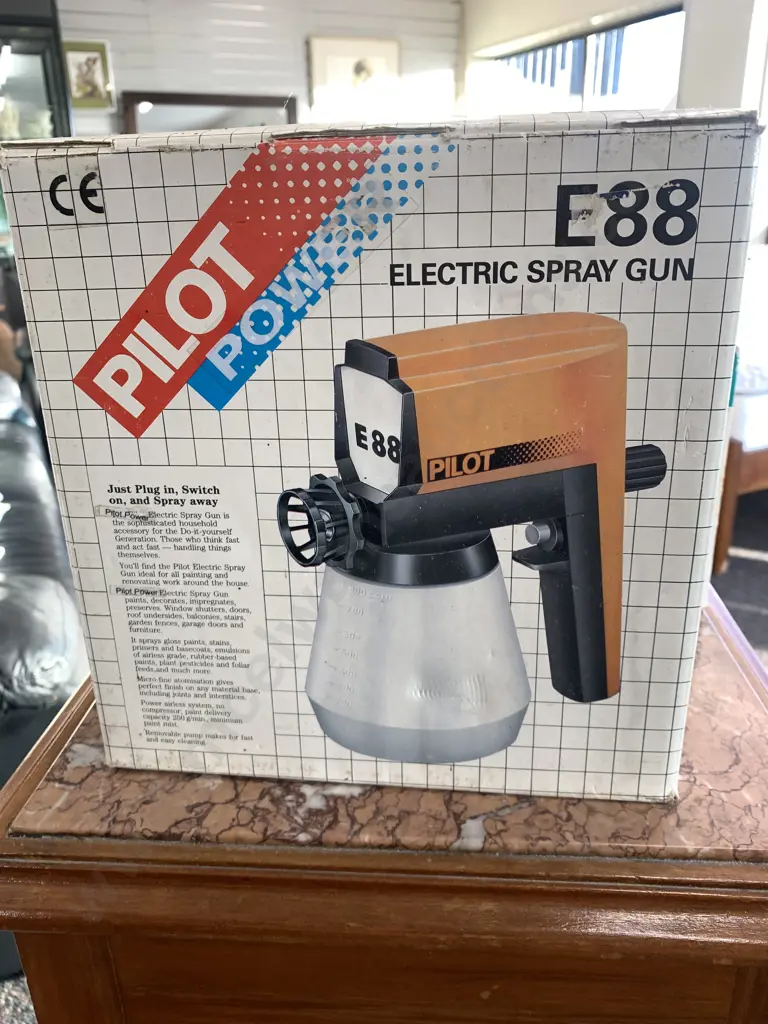 Pilot Electric Spray Gun E88 & 500 Watt Power Beam Halogen Light Image 1++