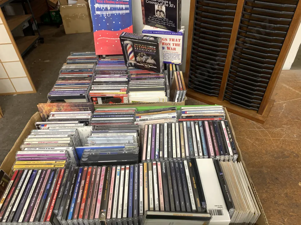 Large Selection Of Classical Cds With Cd Storage Rack Image 1++