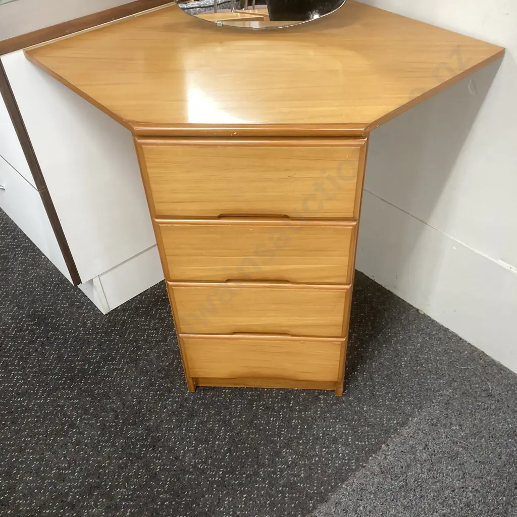 Rimu Effect 4 Drawer Corner Dressing Table With Mirror & Recessed Handles, H170 W94 D67cm Image 1++