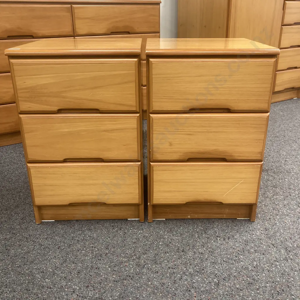 Pair Of Rimu Effect 3 Drawer Bedsides With Recessed Handles, H61 W38.5 D40cm Image 1++