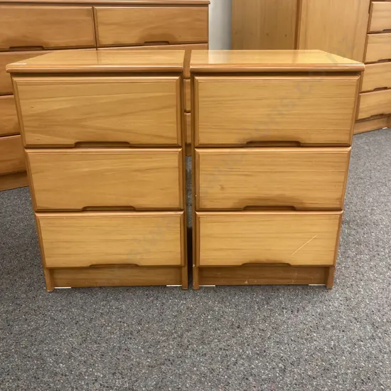 Pair Of Rimu Effect 3 Drawer Bedsides With Recessed Handles, H61 W38.5 D40cm