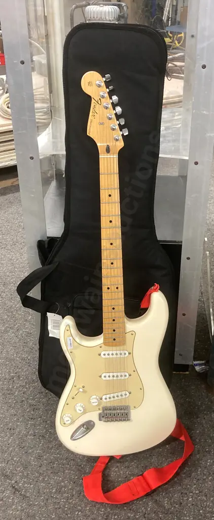 LH Cream Fender Stratocaster MX12216077 (Mexico) With Padded Guitar Case Image 1++