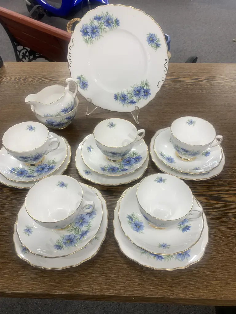 Colclough Tea Ware White / Blue Floral With Gilding 21 Piece Image 1++