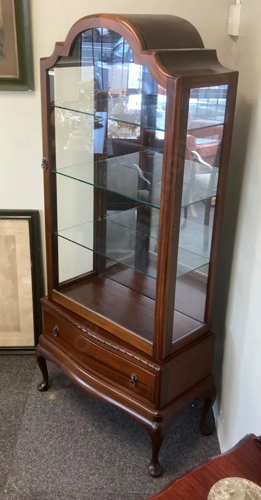 Queen Anne Mahogany Dome Top China Display Cabinet, Mirror Back, 3 Glass Shelves, Single Drawer At Base, H167 W67 D31cm Image 1++