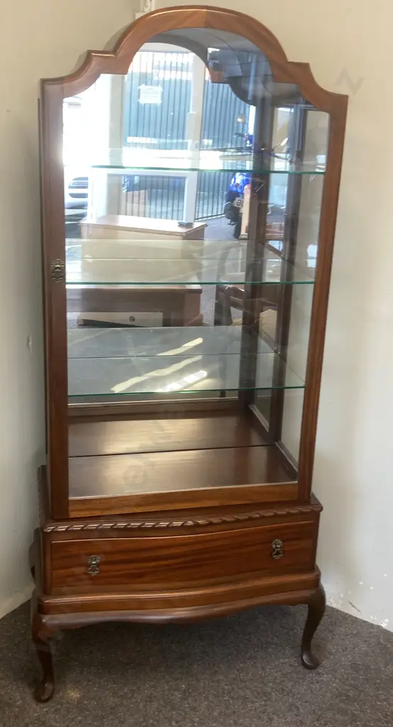 Queen Anne Mahogany Dome Top China Display Cabinet, Mirror Back, 3 Glass Shelves, Single Drawer At Base, H167 W67 D31cm Image 1++