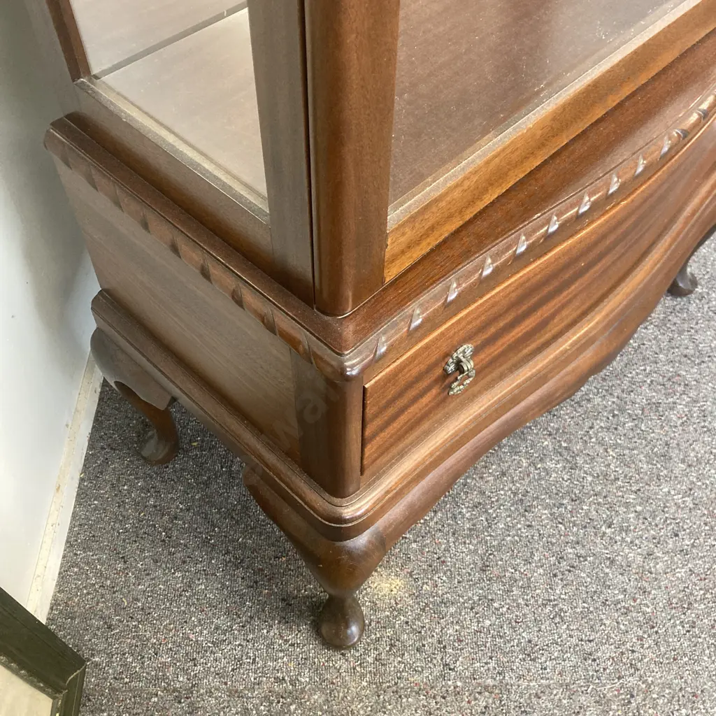 Queen Anne Mahogany Dome Top China Display Cabinet, Mirror Back, 3 Glass Shelves, Single Drawer At Base, H167 W67 D31cm Image 1++