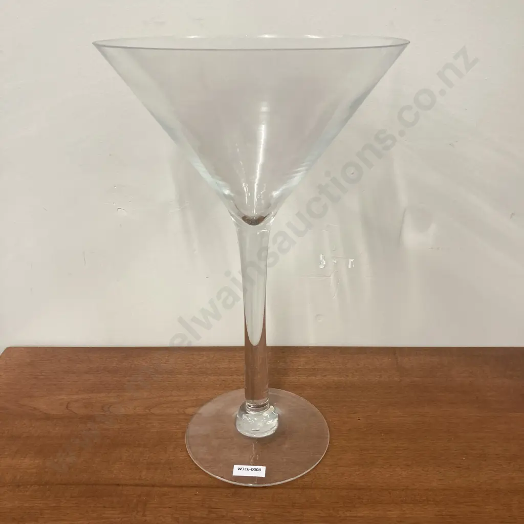 Huge Martini Glass, 40 x 25.5cm Image 1++
