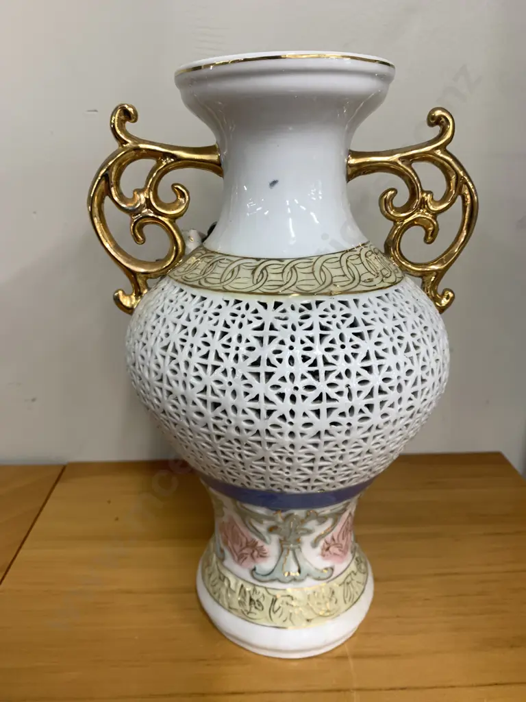 Vintage Reticulated Porcelain Vase White With Gold Gilding & 3d Flowers H29cm Image 1++