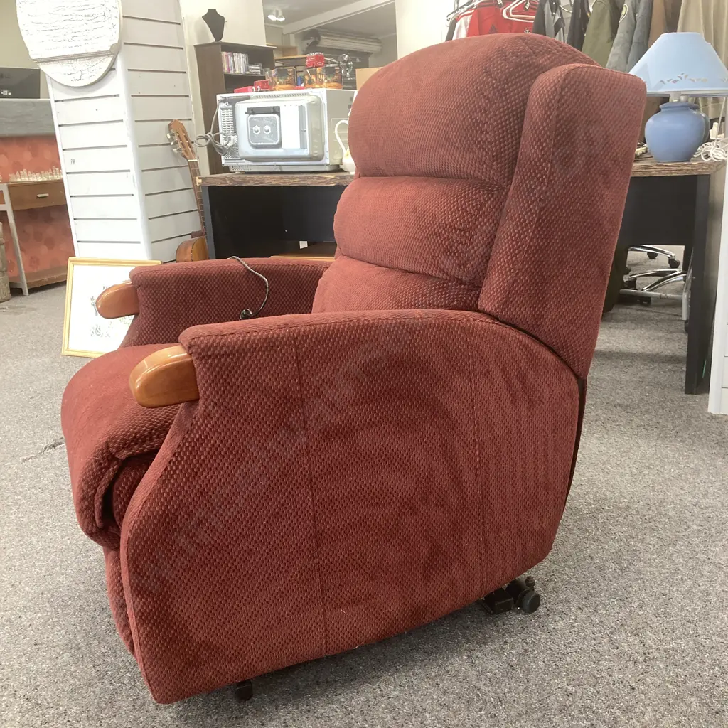 La-Z-Boy Napier Lift Chair, Burgundy Fabric Image 1++