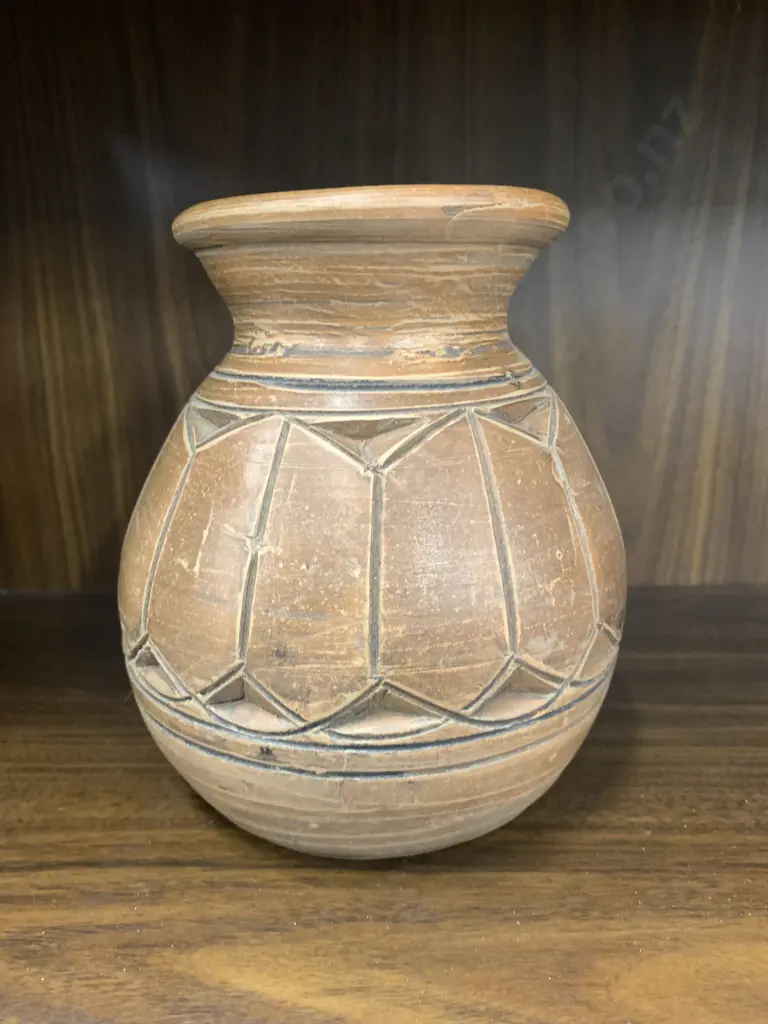 Vintage Brown Pottery Vase With An Overall Incised Pattern, H18cm Image 1++