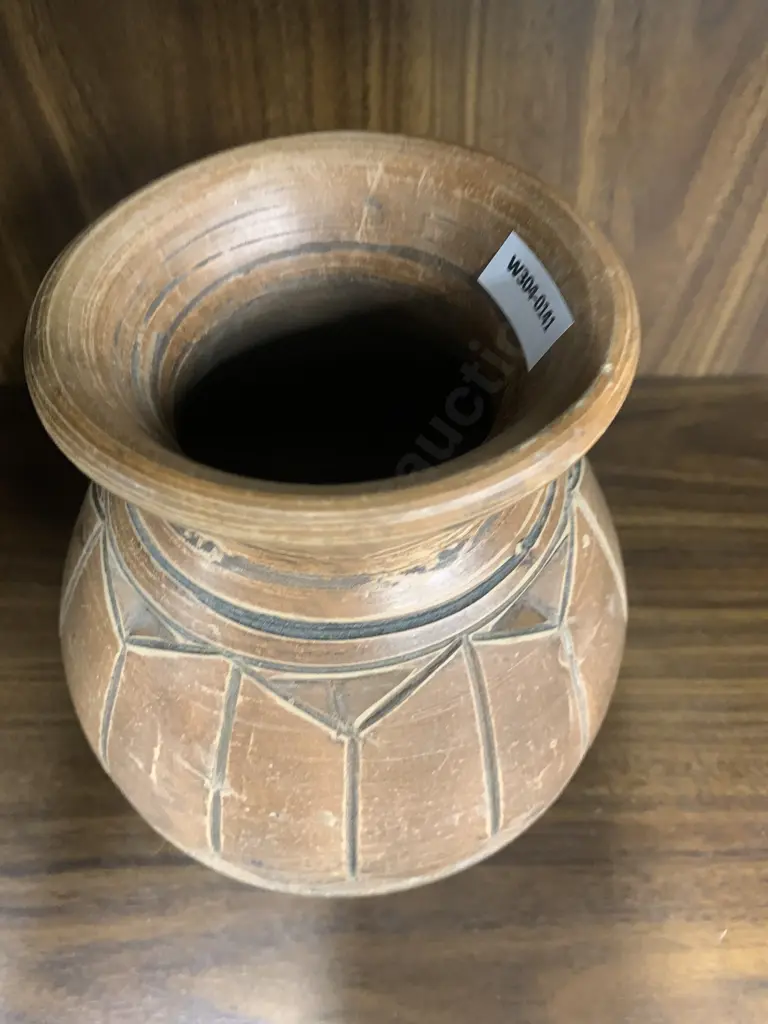 Vintage Brown Pottery Vase With An Overall Incised Pattern, H18cm Image 1++