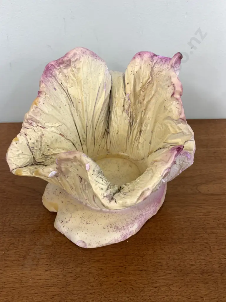 Vintage Art Deco Cabbage Leaf Dish / Planter (Small Chip) Image 1++