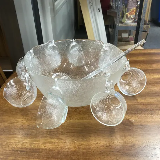 Vintage Arcoroc 8 Cup Punch Bowl Set