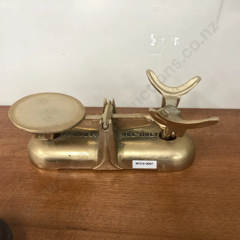 Vintage 'Domestic Use Only' Balance Scales With 5 Weights (2oz to 2lb), Old Gold Colour Image 1++