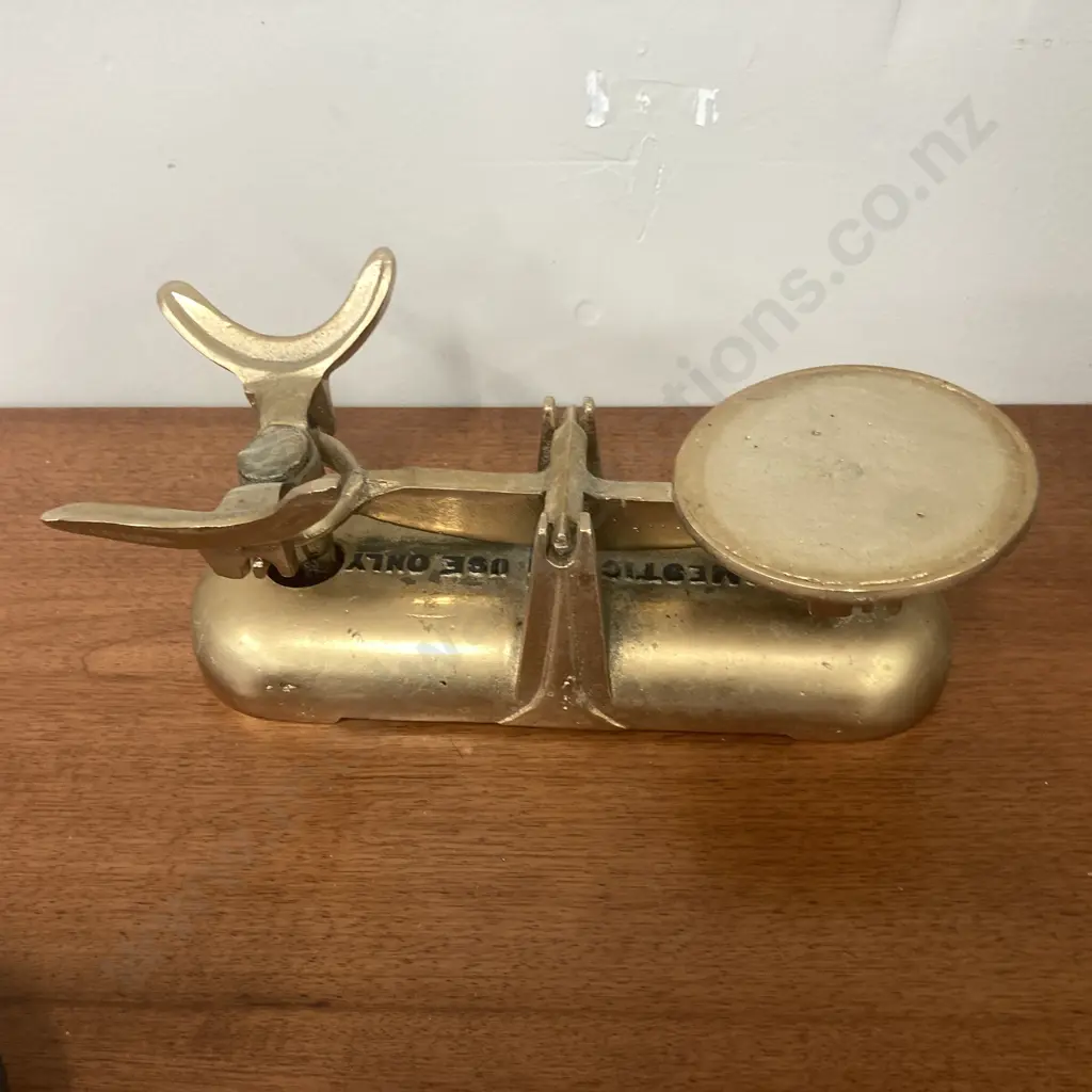 Vintage 'Domestic Use Only' Balance Scales With 5 Weights (2oz to 2lb), Old Gold Colour Image 1++