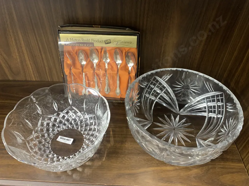 Vintage Crystal Bowls x2 With Boxed Gainsborough Teaspoon Set Of 6 Image 1++