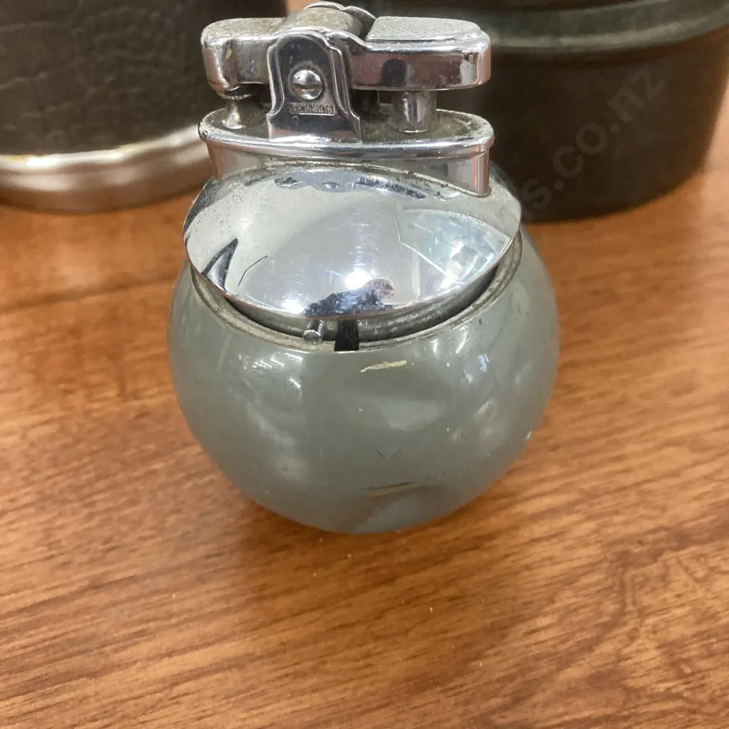 Ronson Rondelight Grey Ball Table Lighter, Lidded Tobacco Jar, Bakelite Ashtray With Spring Back Top Image 1++