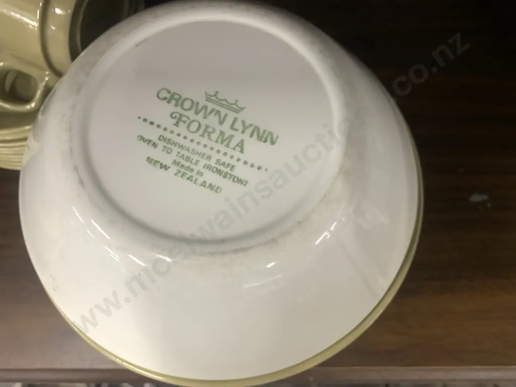 Assortment of Crown Lynn Items Including Plates, Bowls, Cup, Saucer Image 1++