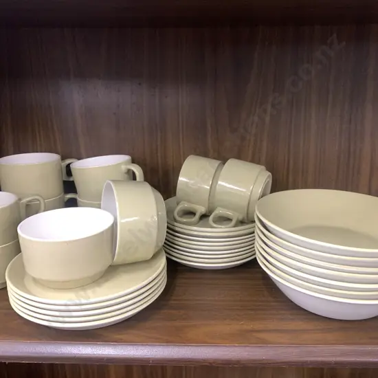Assortment of Crown Lynn Items Including Plates, Bowls, Cup, Saucer
