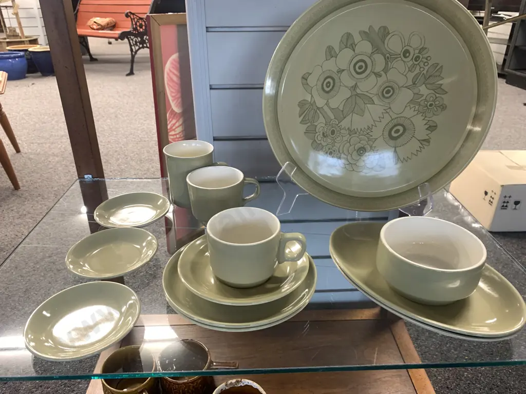 Assortment Of Crown Lynn Items, Large Plate, Oval Plates, Cup, Saucer Etc Image 1++