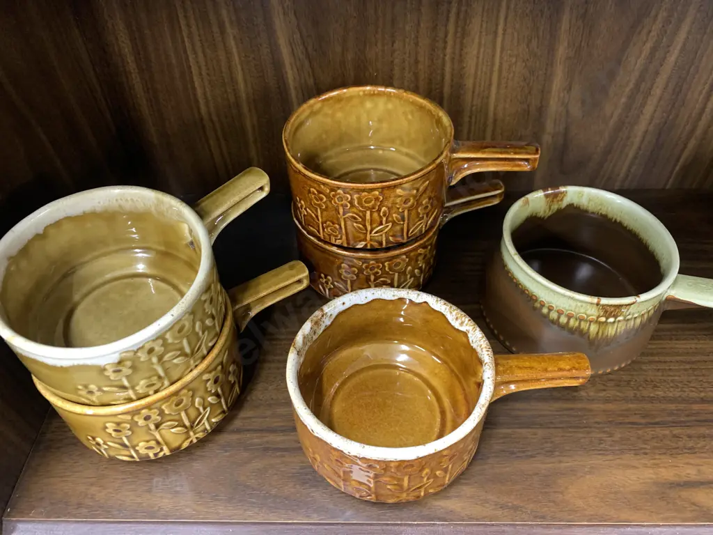 Assortment Of Handled Crown Lynn Soup Bowls, (#1272, 1187 Etc) Image 1++