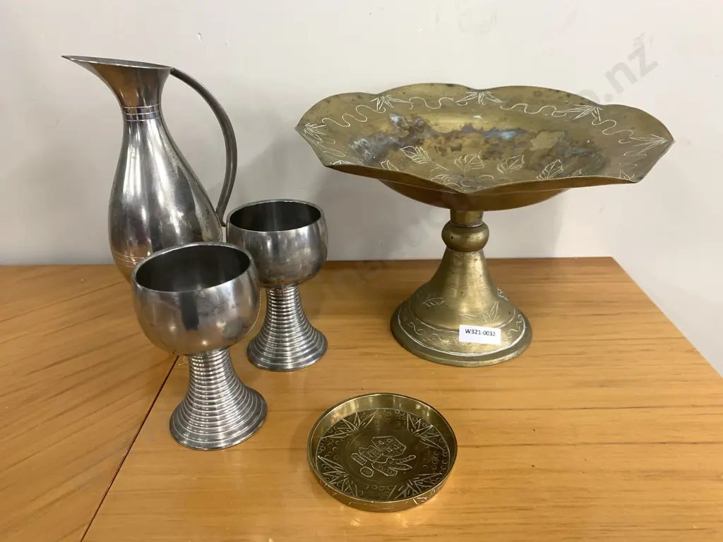 Assortment of Brass & Pewter Ware Image 1++