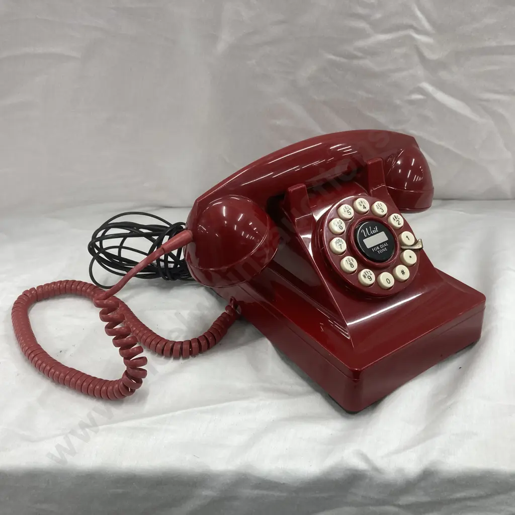 Crosley Classic Retro 1950's Style Red Desk Phone Image 1++
