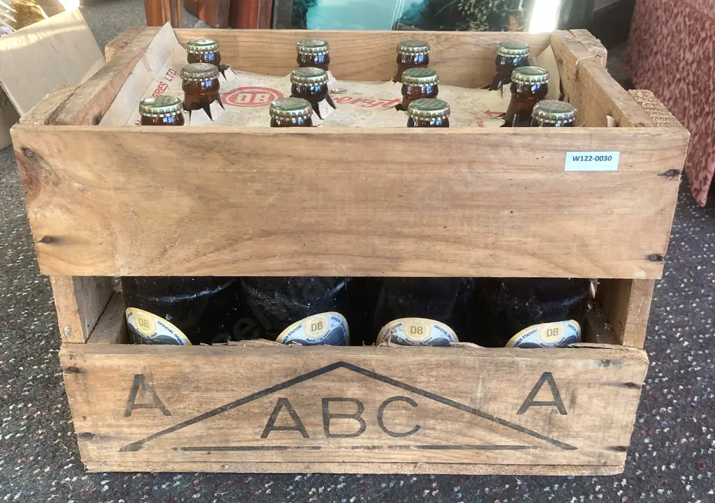Rare 'Huntly Power Station April 9, 1983 Official Opening Day' DB Beer 12 Unopened Bottles In Original Wooden Crate Image 1++