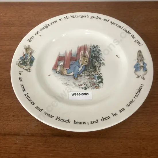 Wedgwood of Etrauria & Barlaston Beatrix Potter Design 20cm Peter Rabbit Plate