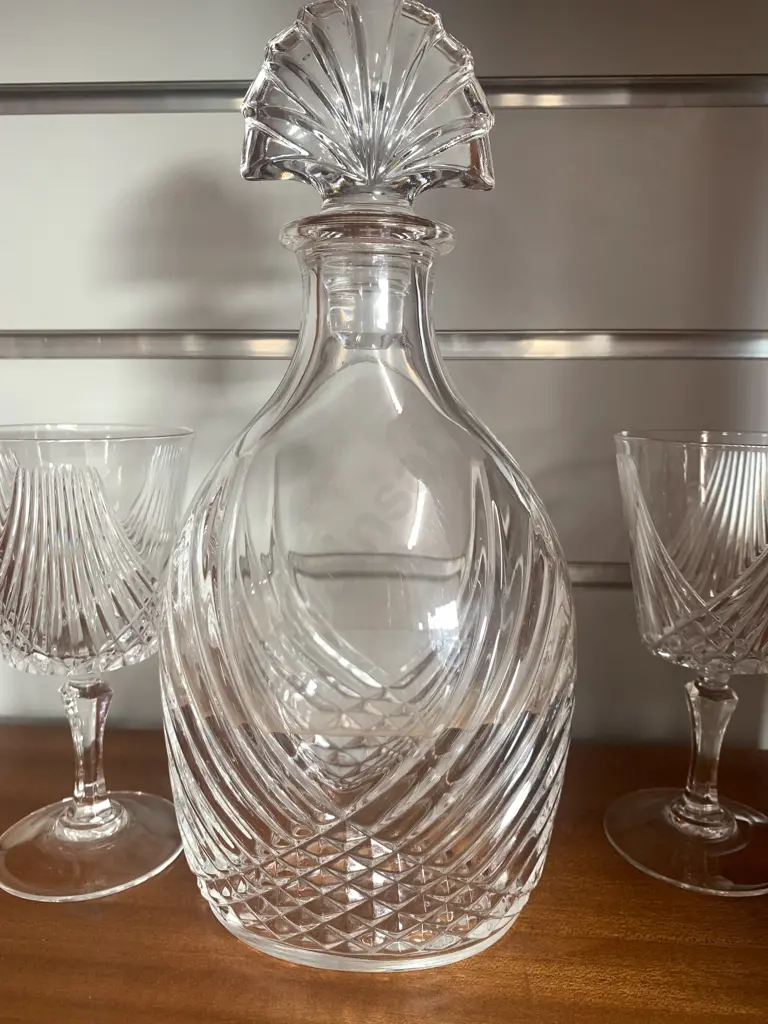 Vintage Decanter With 5 Stemmed Wine Glasses, H26cm Image 1++