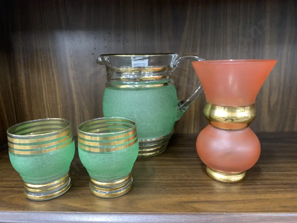Retro Green & Gilded Drinks Jug With 2 Matching Glasses, Salmon / Gold Coloured Vase Image 1++