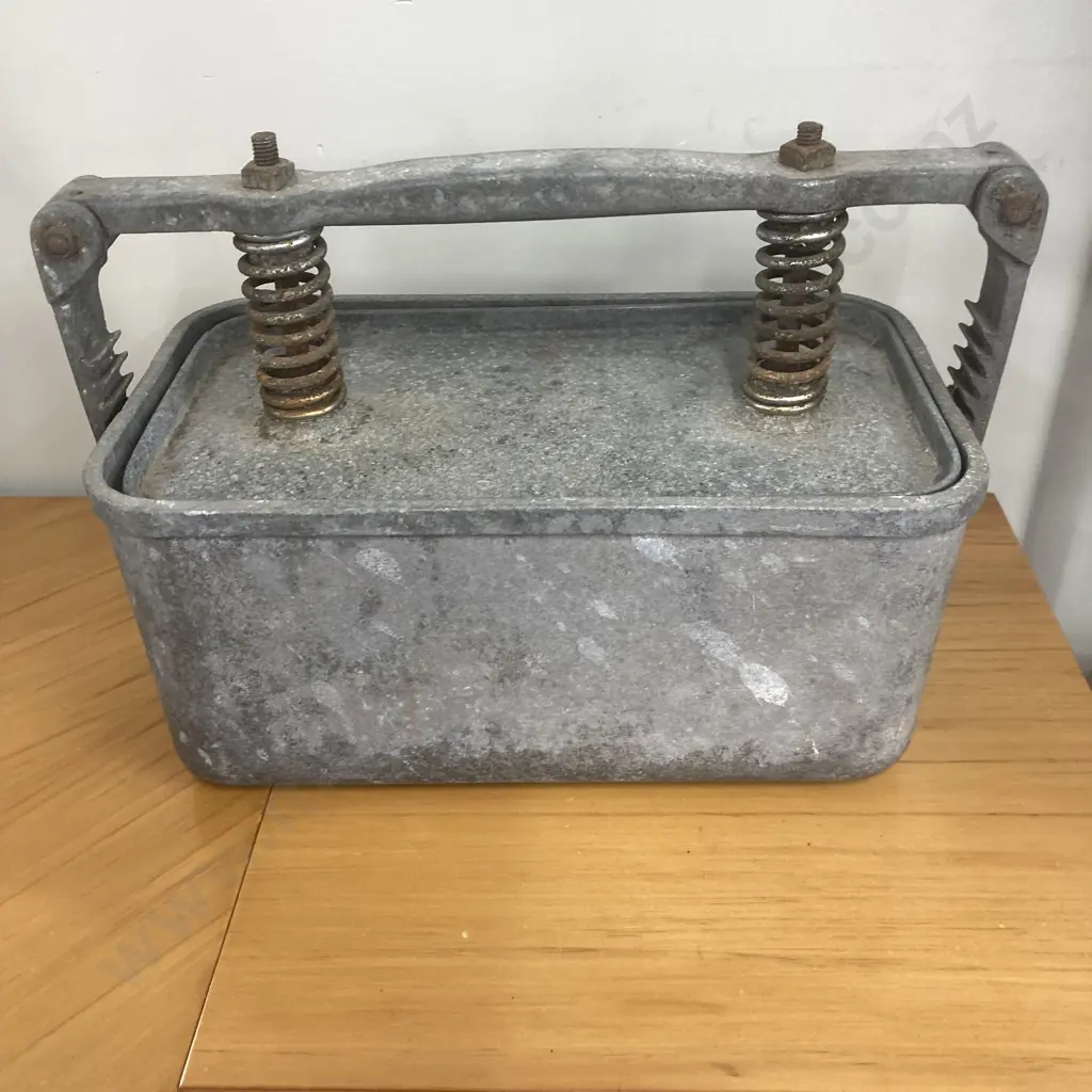 Vintage Cast Aluminium Meat Press, H26 W38 D19cm Image 1++