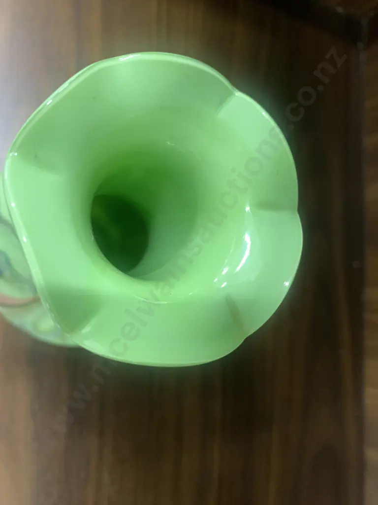 Art Glass, Green Scalloped Rim, Multi Coloured Detail, H15cm Image 1++