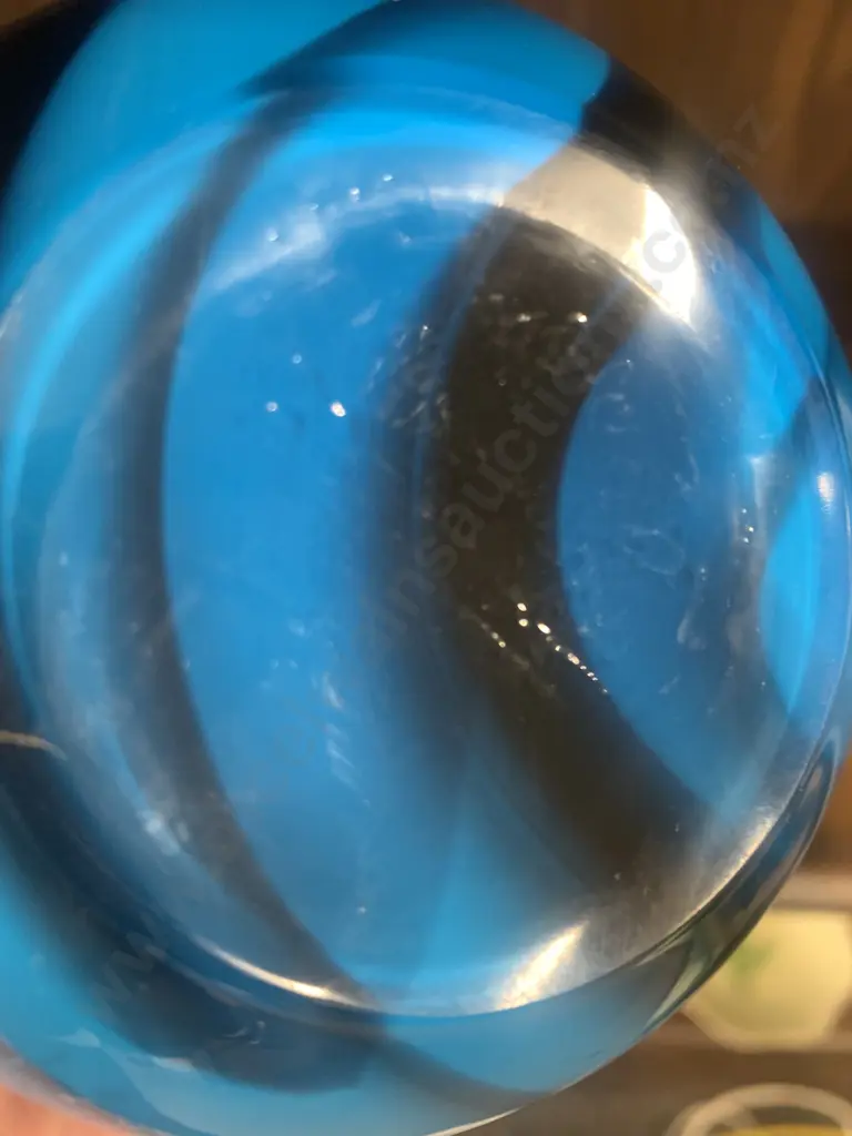 Art Glass Swirl Vase Signed On Base, H19cm Image 1++
