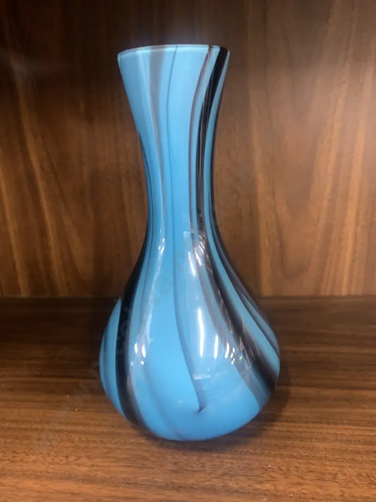 Art Glass Swirl Vase Signed On Base, H19cm Image 1++