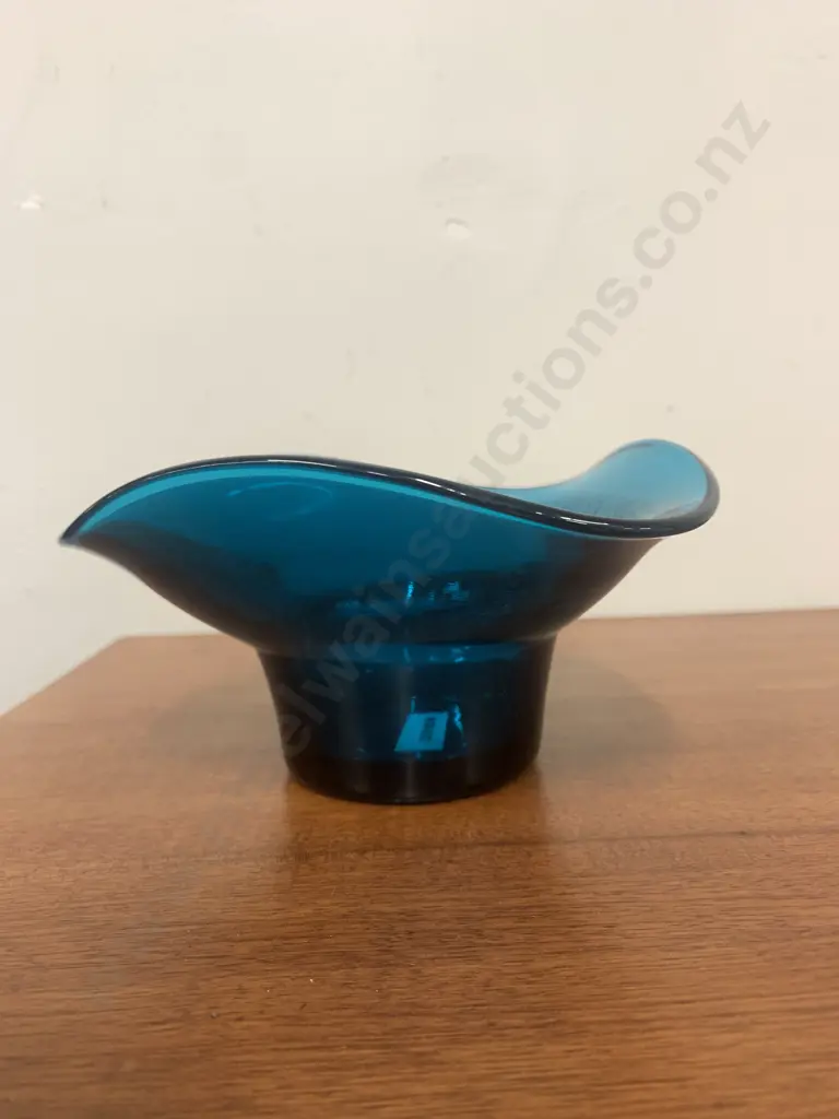 Mid Century Blue Glass Bowl With Ruffle Edge Design Image 1++