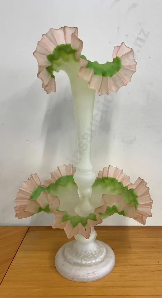 Stunning Vintage Trumpet Vase Epergne Single Stem Frosted Glass With Green / Pink Tones And Ruffled Edge H 40cm Image 1++
