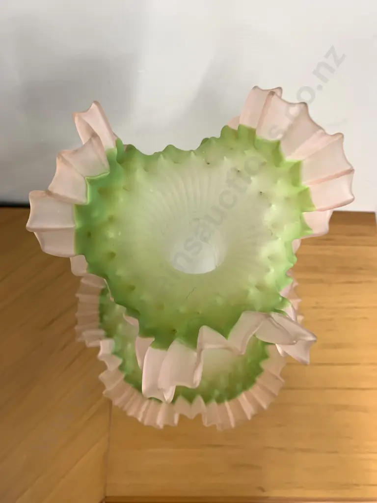 Stunning Vintage Trumpet Vase Epergne Single Stem Frosted Glass With Green / Pink Tones And Ruffled Edge H 40cm Image 1++