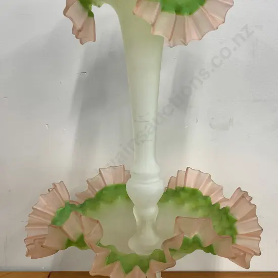 Stunning Vintage Trumpet Vase Epergne Single Stem Frosted Glass With Green / Pink Tones And Ruffled Edge H 40cm
