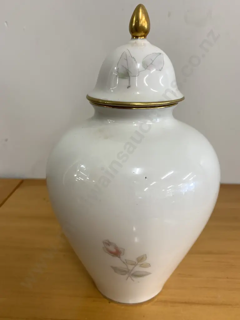 Vintage Royal Porzellan Bavaria KM Hand Painted Rose Urn, Marked On Base 73/2, H20cm Image 1++