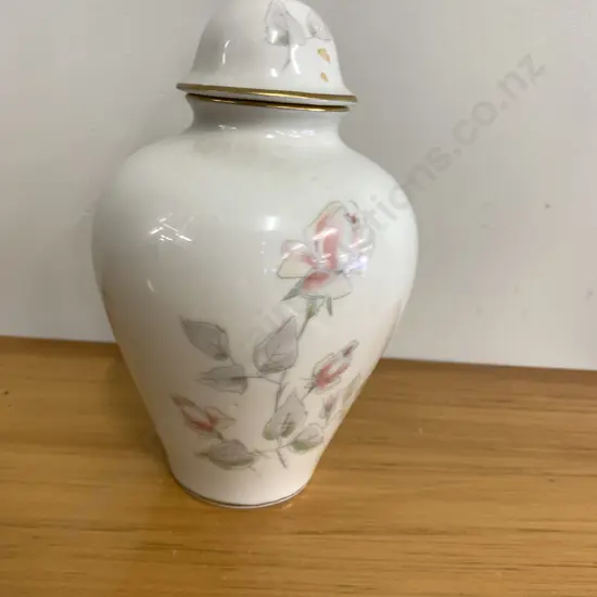 Vintage Royal Porzellan Bavaria KM Hand Painted Rose Urn, Marked On Base 73/2, H20cm