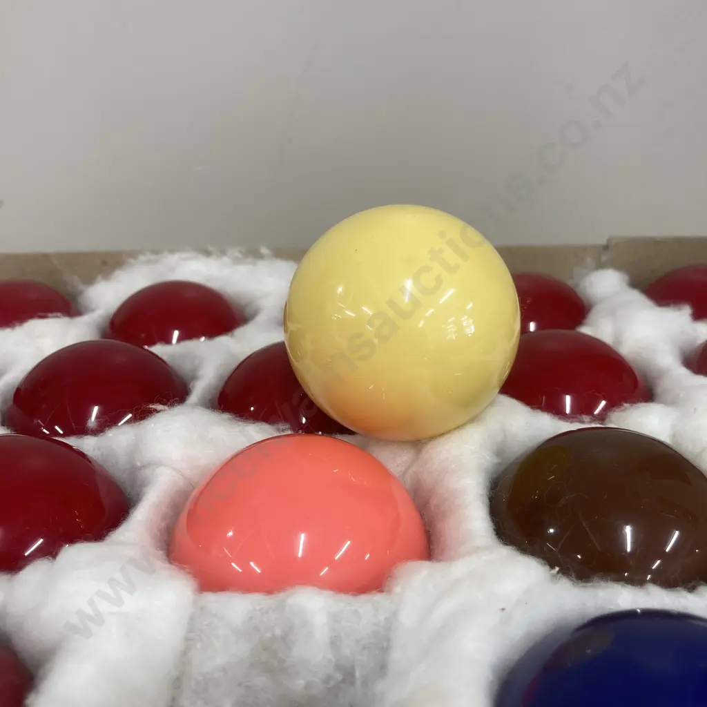 Vintage Vitalite Snooker Ball Set In Box, 23 Balls In Total Image 1++
