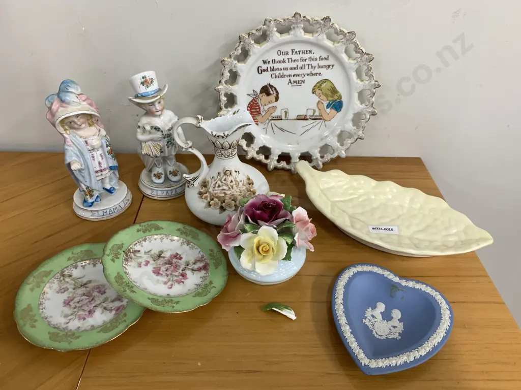 Assortment Of China Items Including Wedgewood, Gainsborough Etc Image 1++